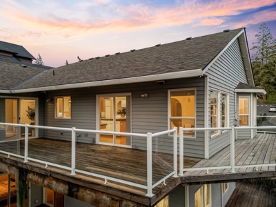 Stunning Columbia River Views with Multifamily Potential! - image 43
