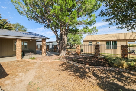 Beautiful Country Home In Lamb County - image 31