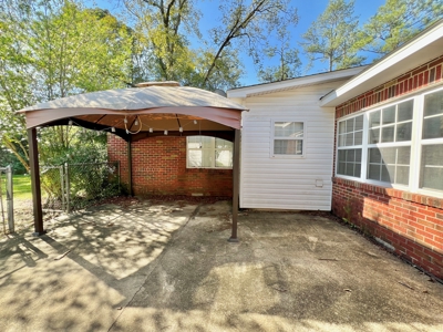 Brick Home for Sale in Town - Hartford Alabama - image 10