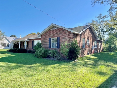 Brick Home for Sale in Town - Hartford Alabama - image 24