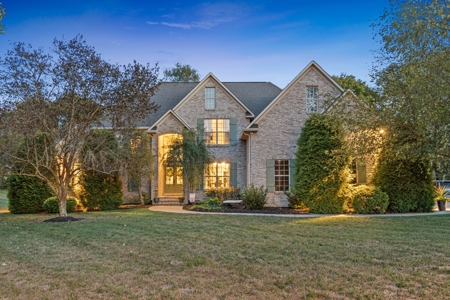 Country Home for Sale in Maury County, Tennessee - image 1