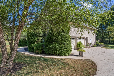 Country Home for Sale in Maury County, Tennessee - image 40