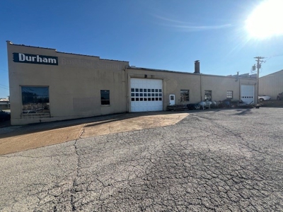 Versatile Commercial Building in Prime Downtown Location - image 4