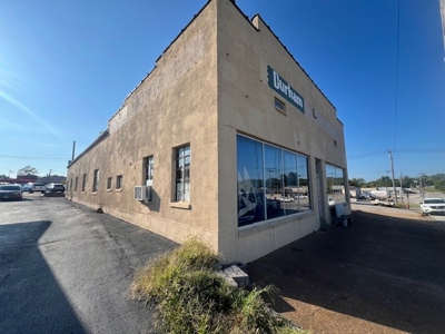 Versatile Commercial Building in Prime Downtown Location - image 5