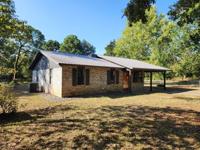 Country Home Surrounded by Ouachita National Forest - image 2