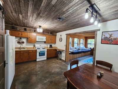 Country Home Surrounded by Ouachita National Forest - image 21