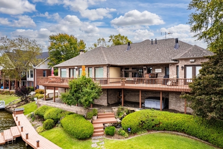 Lake Hamilton Waterfront Home - image 1