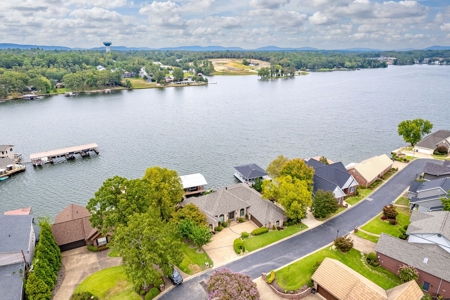 Lake Hamilton Waterfront Home - image 2