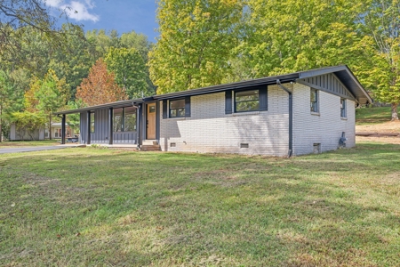 Country Home for Sale in Giles County, Tennessee - image 3