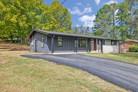 Country Home for Sale in Giles County, Tennessee - image 2