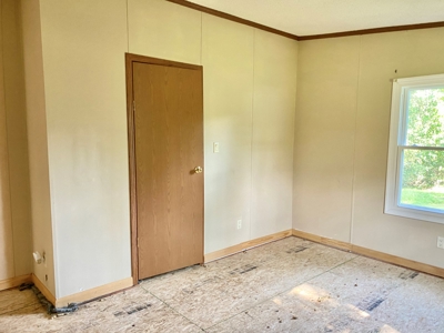 Fix it, Flip it or Make it Yours - 1999 Doublewide on 1 Acre - image 9