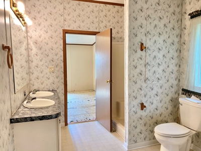 Fix it, Flip it or Make it Yours - 1999 Doublewide on 1 Acre - image 19