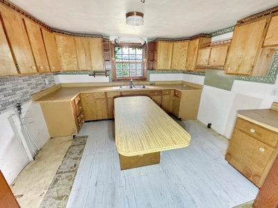 Fixer Upper for Sale in Galax VA - image 8