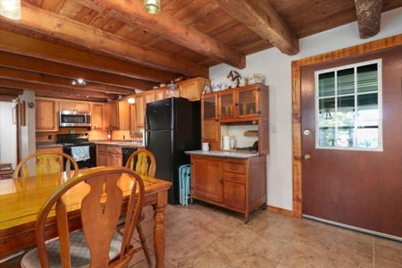 Bull Shoals Lake Front Log Cabin on 77 Acres in Pontiac, MO - image 10