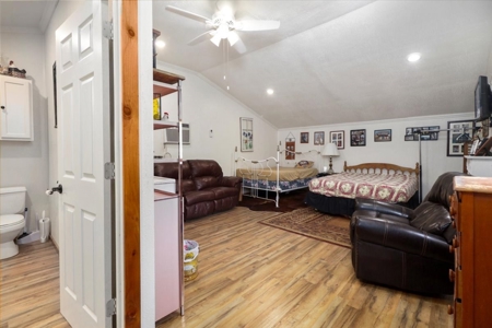 Bull Shoals Lake Front Log Cabin on 77 Acres in Pontiac, MO - image 35