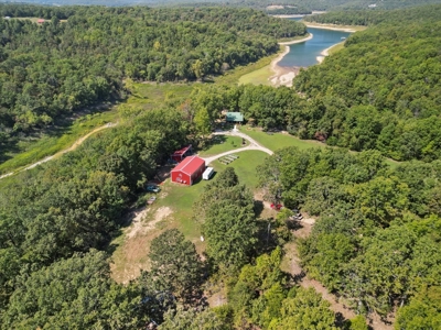 Bull Shoals Lake Front Log Cabin on 77 Acres in Pontiac, MO - image 39
