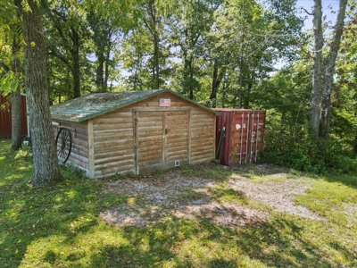 Bull Shoals Lake Front Log Cabin on 77 Acres in Pontiac, MO - image 26