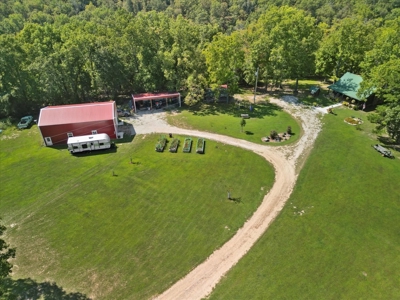 Bull Shoals Lake Front Log Cabin on 77 Acres in Pontiac, MO - image 4