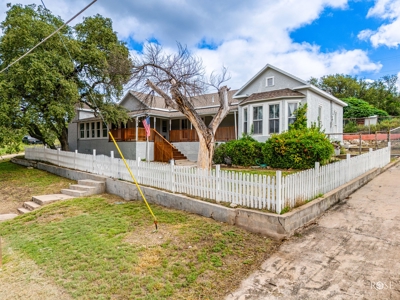 4-Bedroom Home with Historic Appeal in Sonora, TX - image 1