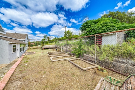 4-Bedroom Home with Historic Appeal in Sonora, TX - image 32