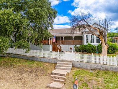 4-Bedroom Home with Historic Appeal in Sonora, TX - image 2