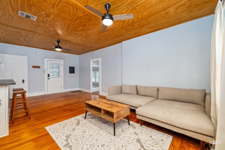 4-Bedroom Home with Historic Appeal in Sonora, TX - image 12
