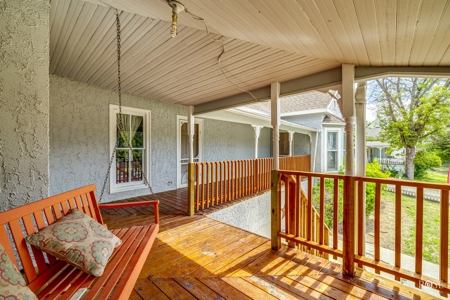 4-Bedroom Home with Historic Appeal in Sonora, TX - image 7