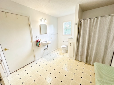 Charming Home for Sale in Summit, MS - image 17