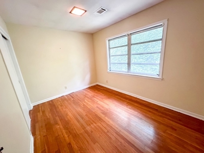 Charming Home for Sale in Summit, MS - image 22