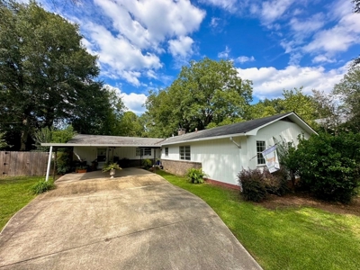 Charming Home for Sale in Summit, MS - image 3
