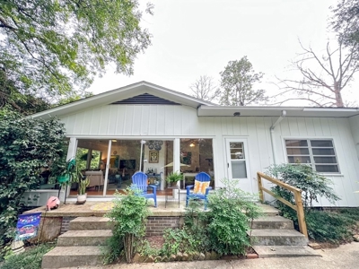 Charming Home for Sale in Summit, MS - image 28