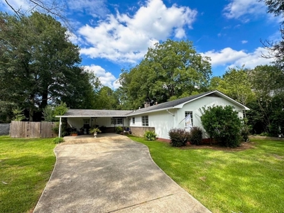 Charming Home for Sale in Summit, MS - image 1