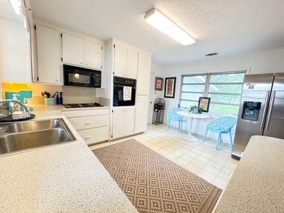 Charming Home for Sale in Summit, MS - image 7