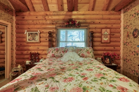 Gorgeous Custom Log Cabin Home For Sale - image 43