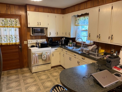 Investment Home and Acreage for Sale in Indian Valley VA - image 4