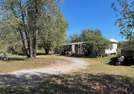 20 acres m/l of gorgeous oak woods w/electric, well, septic - image 11