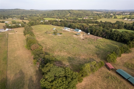 2 bedroom 1 bath home on 21 acres for sale near Marion Ky. - image 15