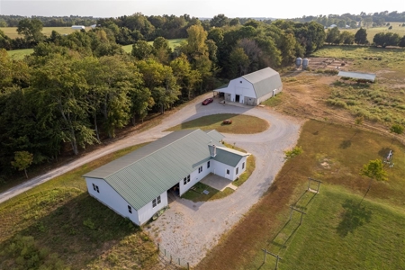 2 bedroom 1 bath home on 21 acres for sale near Marion Ky. - image 5