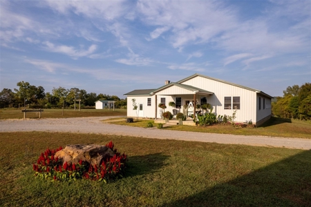 2 bedroom 1 bath home on 21 acres for sale near Marion Ky. - image 1