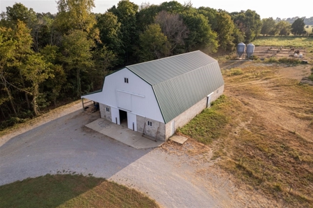 2 bedroom 1 bath home on 21 acres for sale near Marion Ky. - image 8