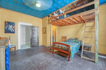 Unique Commercial Investment Property - image 32