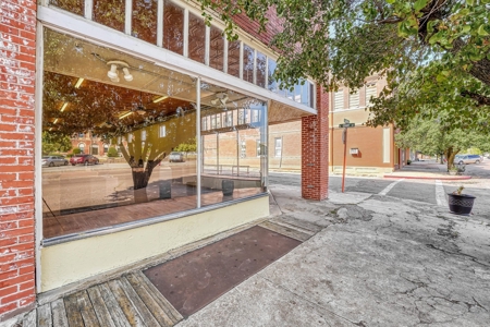 Unique Commercial Investment Property - image 3