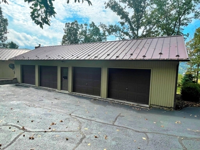 Home For Sale In Crockett's Cove Wytheville VA - image 32