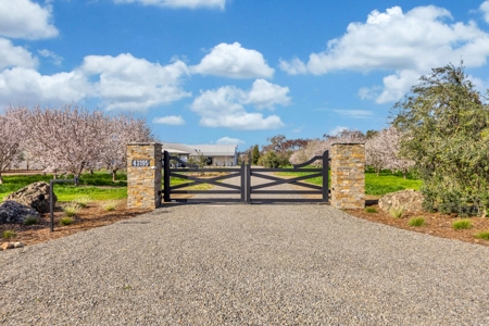 Private Davis, California 10 Acre Estate for Sale - image 8