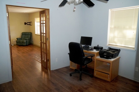 No Reserve Highway Home & Acreage Auction, Meeker, OK - image 35