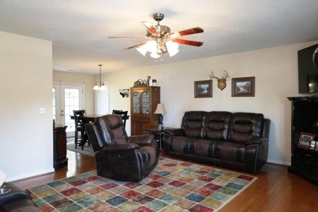 Home For Sale In Rural Retreat VA - image 2
