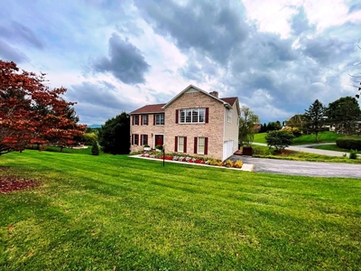 Home For Sale Near Golf Course In Wytheville VA - image 31