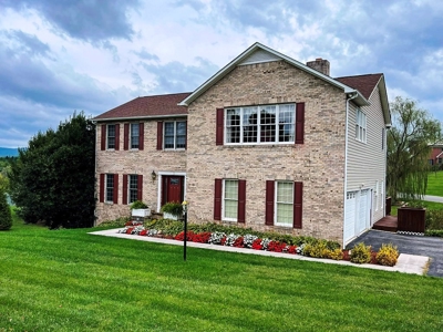 Home For Sale Near Golf Course In Wytheville VA - image 3