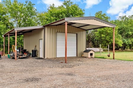 New Country Home For Sale in SE Paris TX - image 20