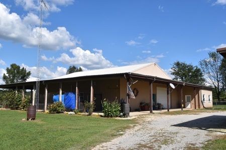 Turnkey TN Horse Stables & Boarding Operation, Living Qtrs. - image 9